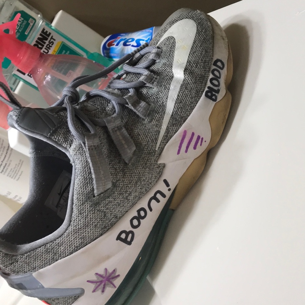 Lebron 13 - Picture 4 of 4